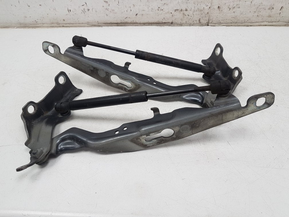 2007 - 2012 Volvo V70  Estate Bonnet Hinge/Strut 31250185 31250186 30649516