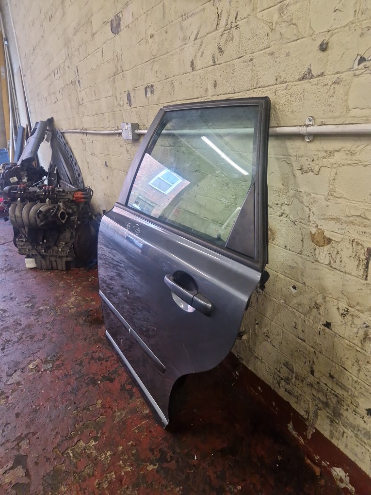 2004 - 2010 Volvo V50  Estate DOOR - BARE (REAR PASSENGER SIDE) 31335469