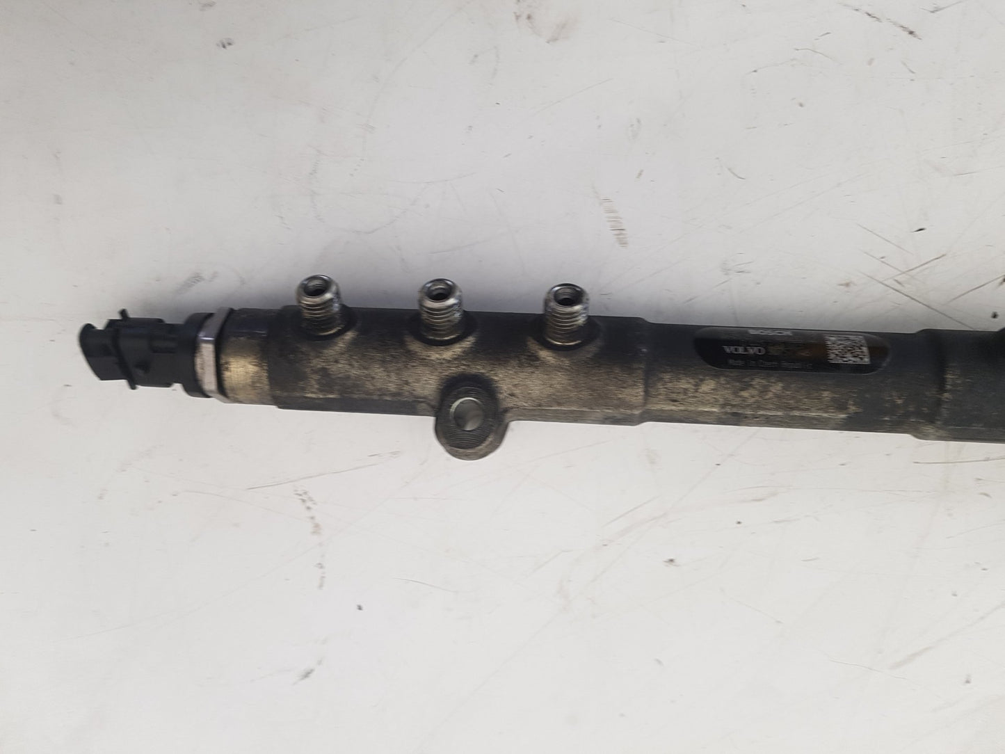 2000 - 2007 Volvo XC70  Estate Injection Rail 30757146 0445215023