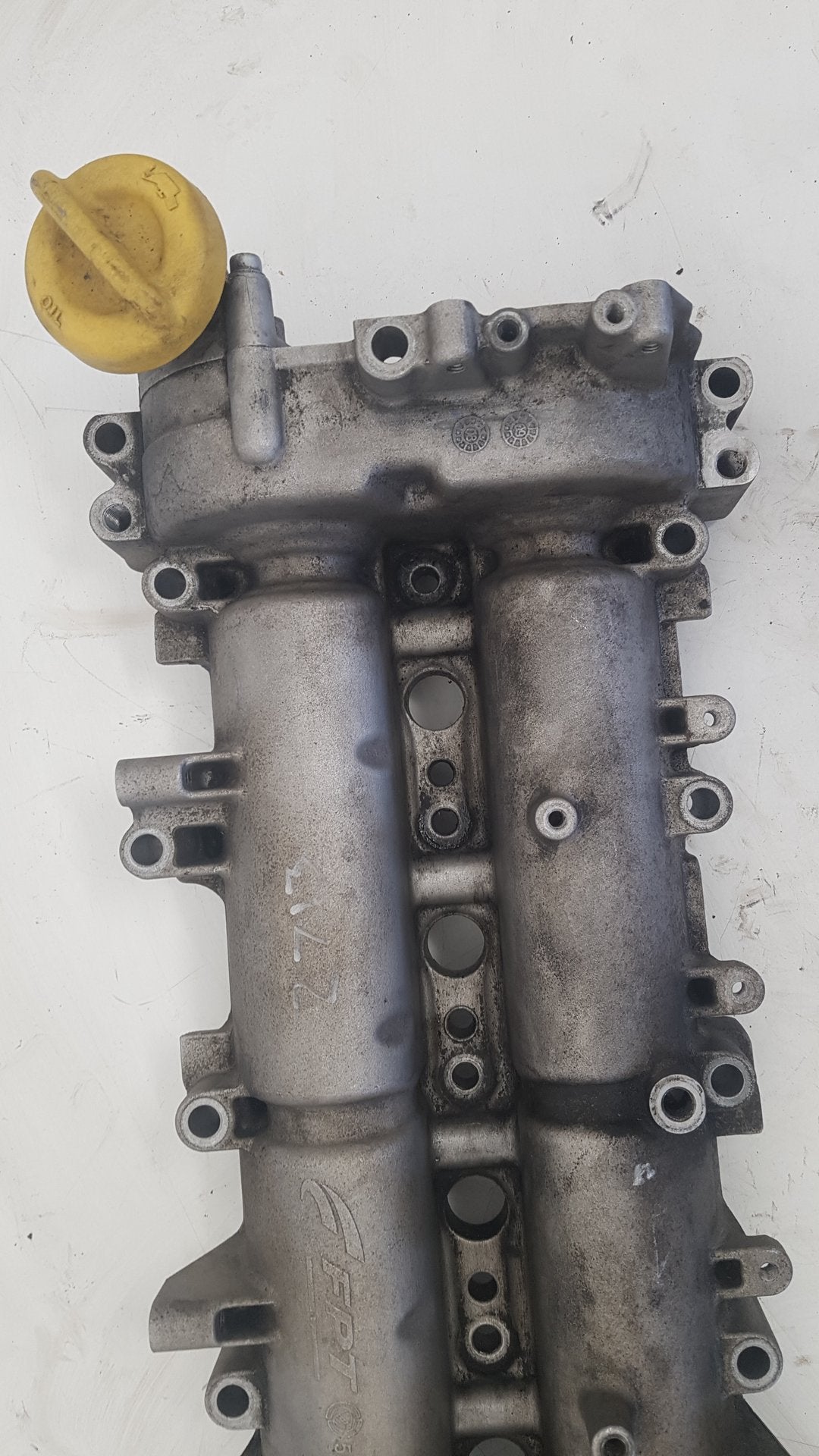 2007 - 2015 Saab 9-3  Estate ROCKER VALVE COVER 55214530