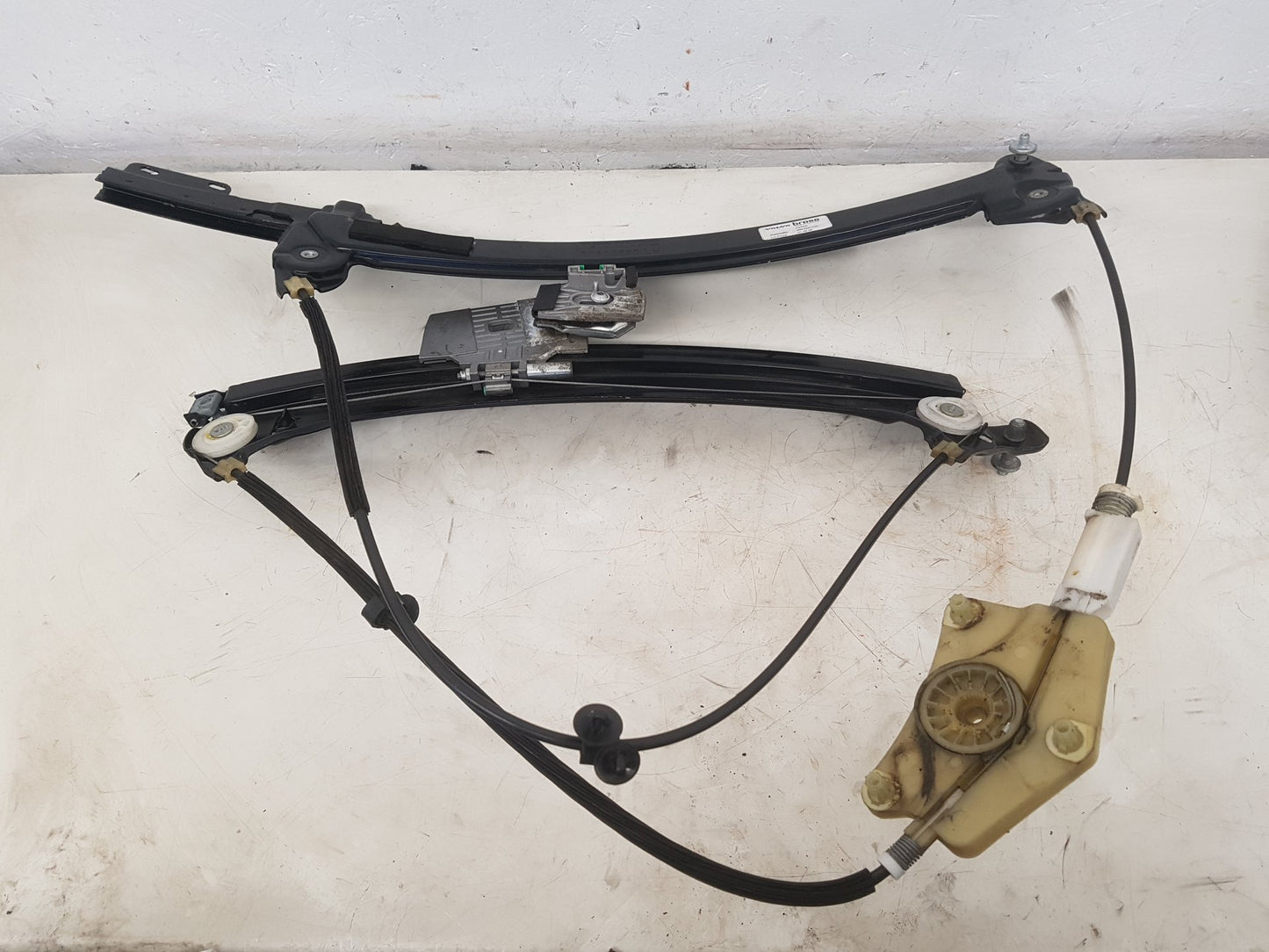 2007 - 2013 Volvo C70  Convertible WINDOW REGULATOR/MECH ELECTRIC  (FRONT PASSENGER SIDE) 30633660