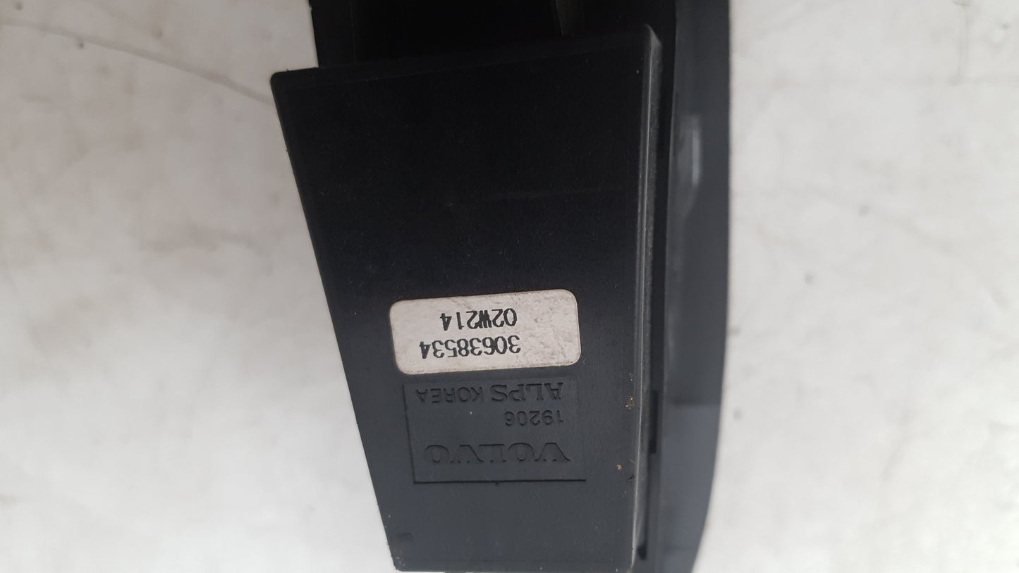 2000 - 2004 Volvo V40  Estate Right Front Window Switch 30638534