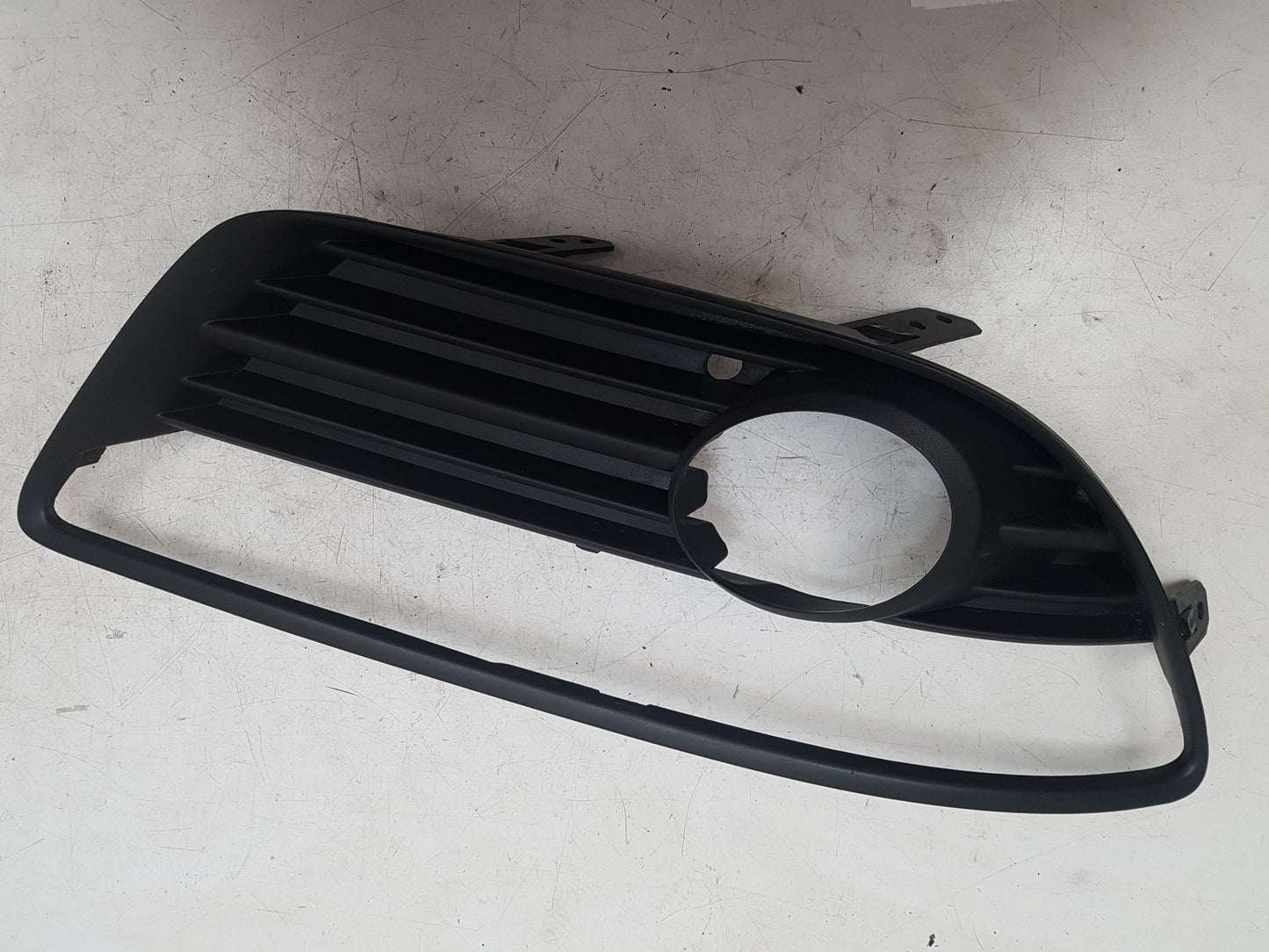 2010 - 2012 Saab 9-5  Saloon FOG LIGHT GRILL (RIGHT) 12776794