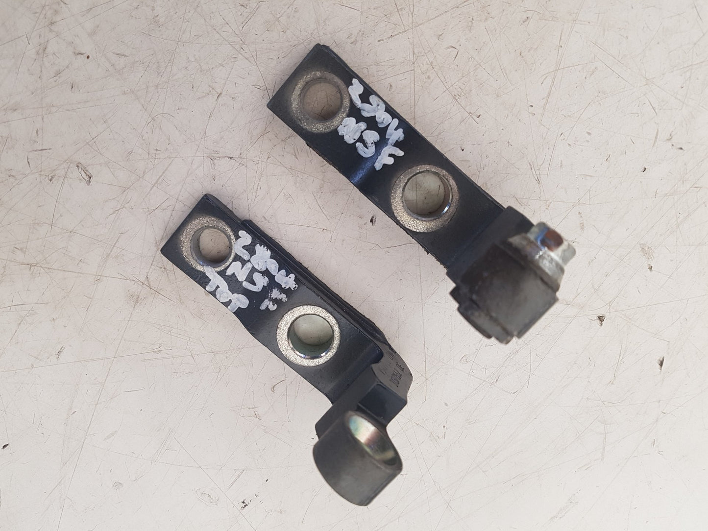 2017 - 2025 Volvo V90 235, 236 Estate DOOR HINGES (PAIR) 31371552