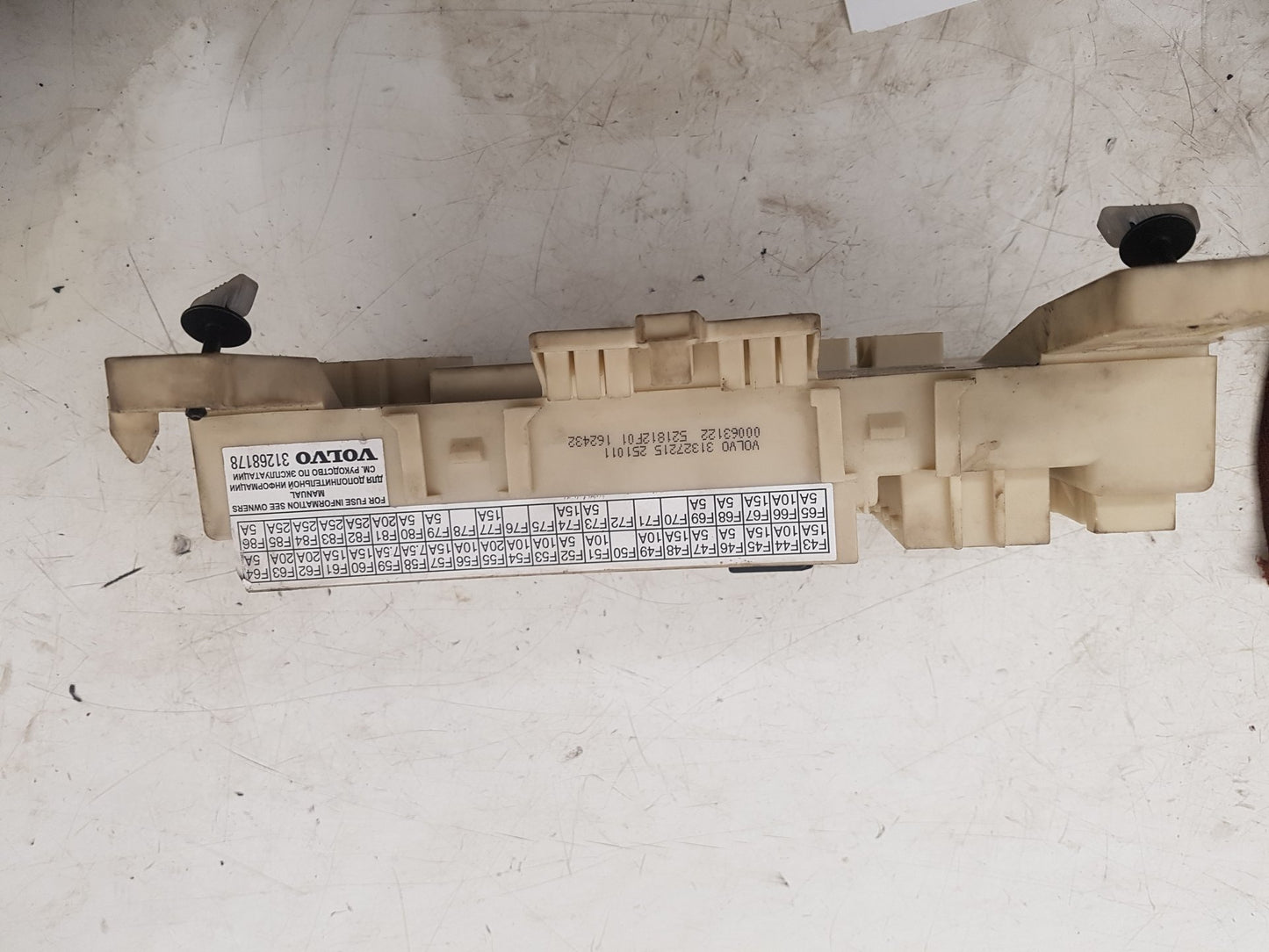 2006 - 2010 Volvo C70   CENTRAL ELECTRONIC MODULE (CEM) 31254903