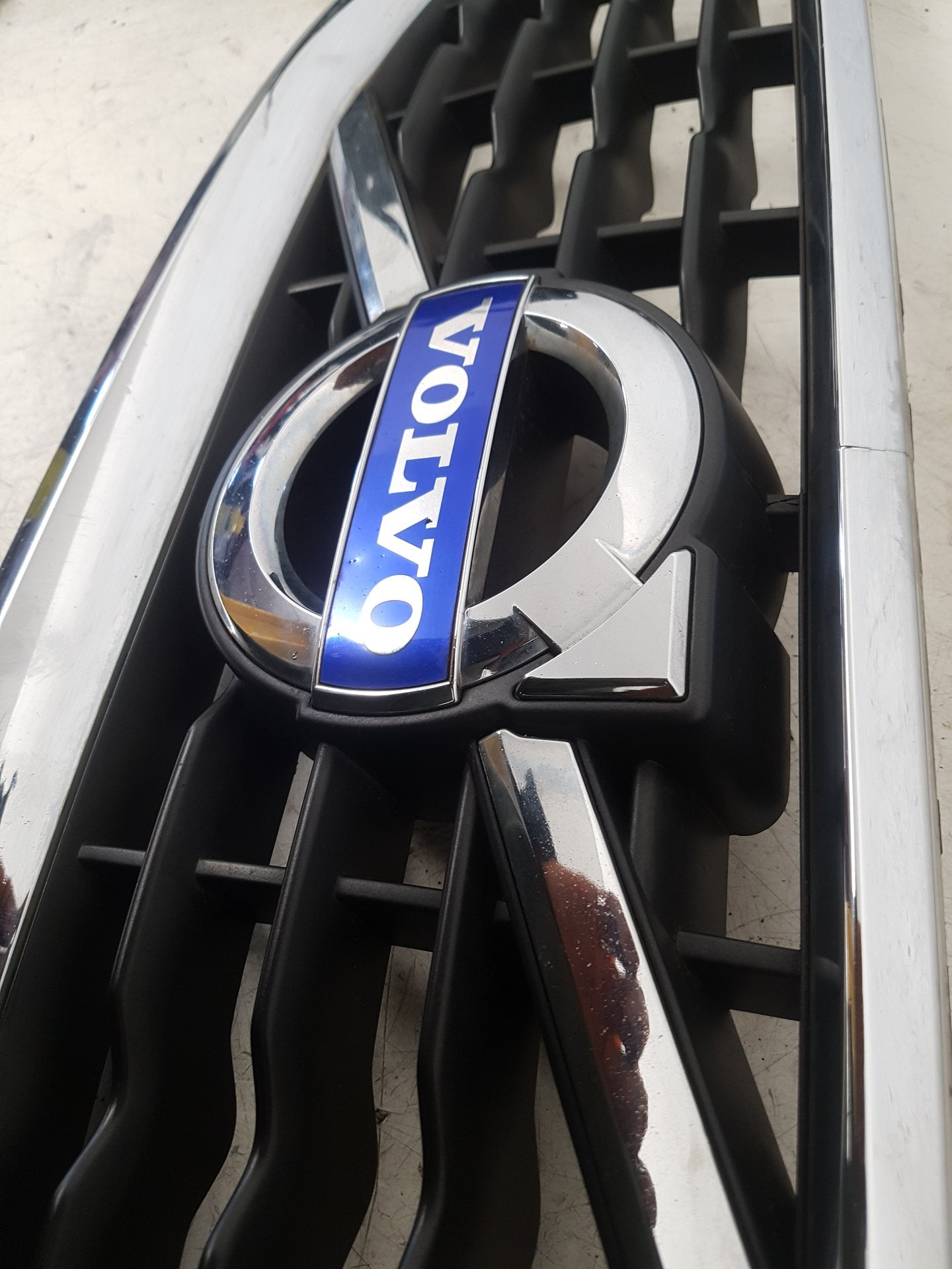 2006 - 2013 Volvo C70 II 542 Convertible Front Grille 31290862