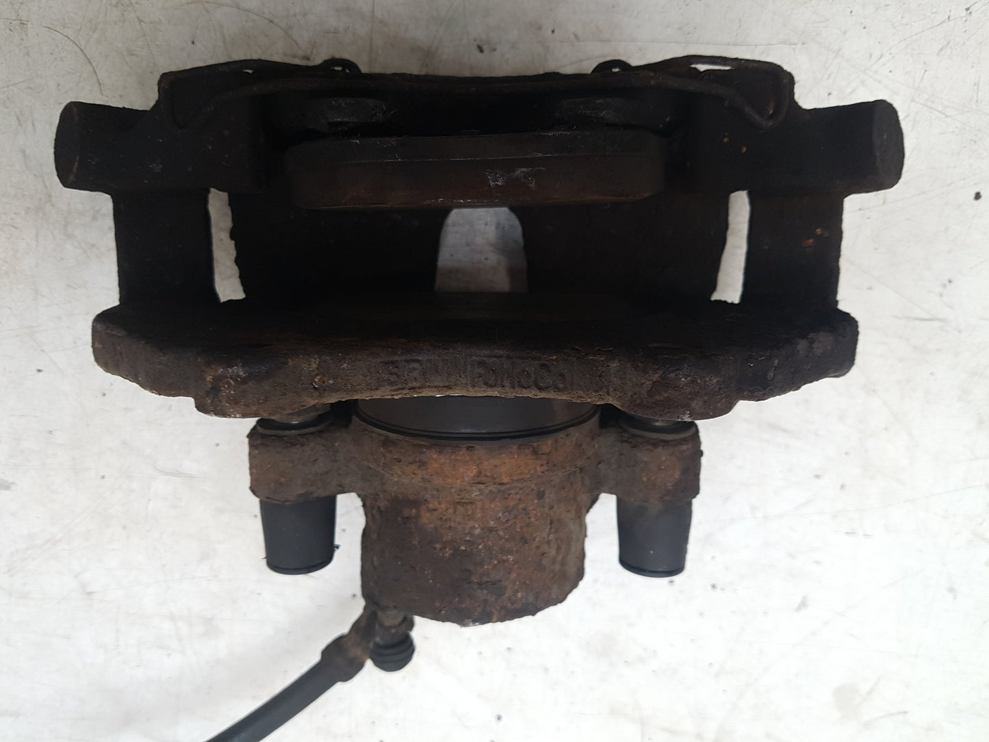 2004 - 2010 Volvo V50  Estate Left Front Caliper 36000484
