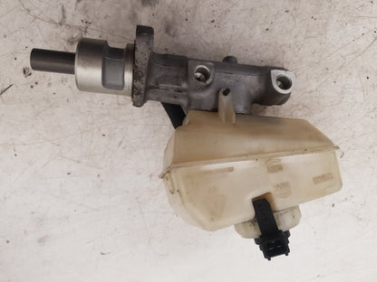 1997 - 2000 Volvo V70  Estate Brake Master Cylinder 9203845