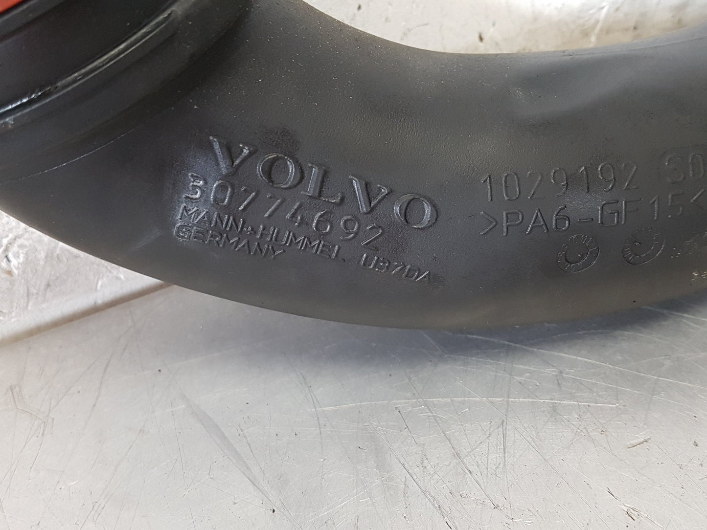 2011 - 2015 Volvo V70  Estate INTAKE PIPE 30774692