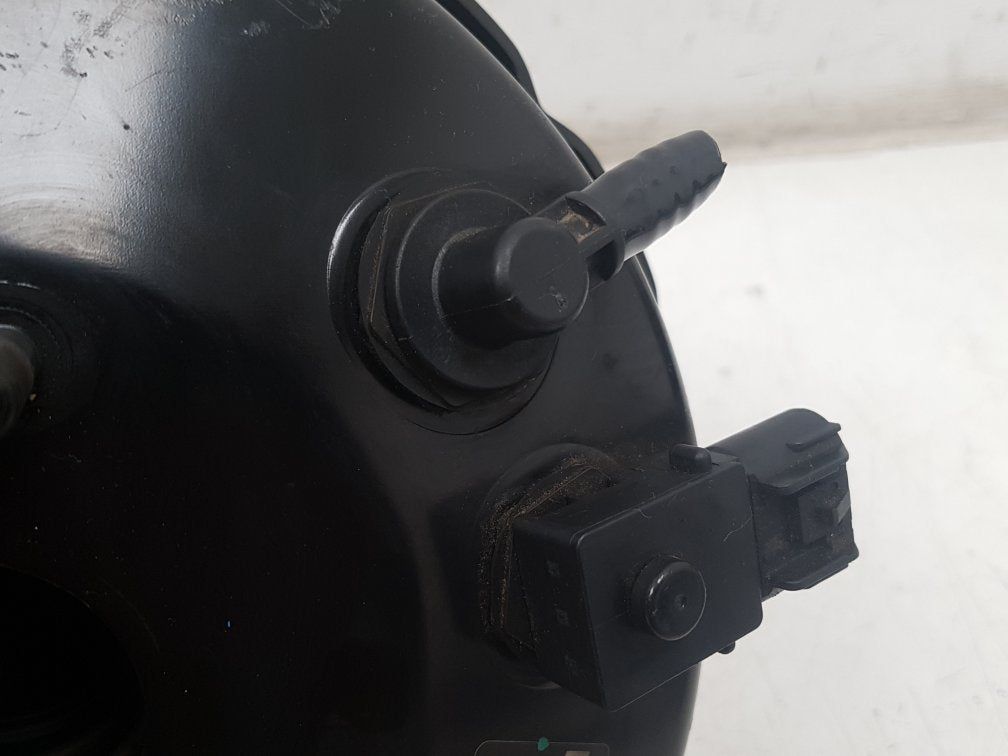 2012 - 2016 Volvo V40  Hatchback Brake Booster 31329275