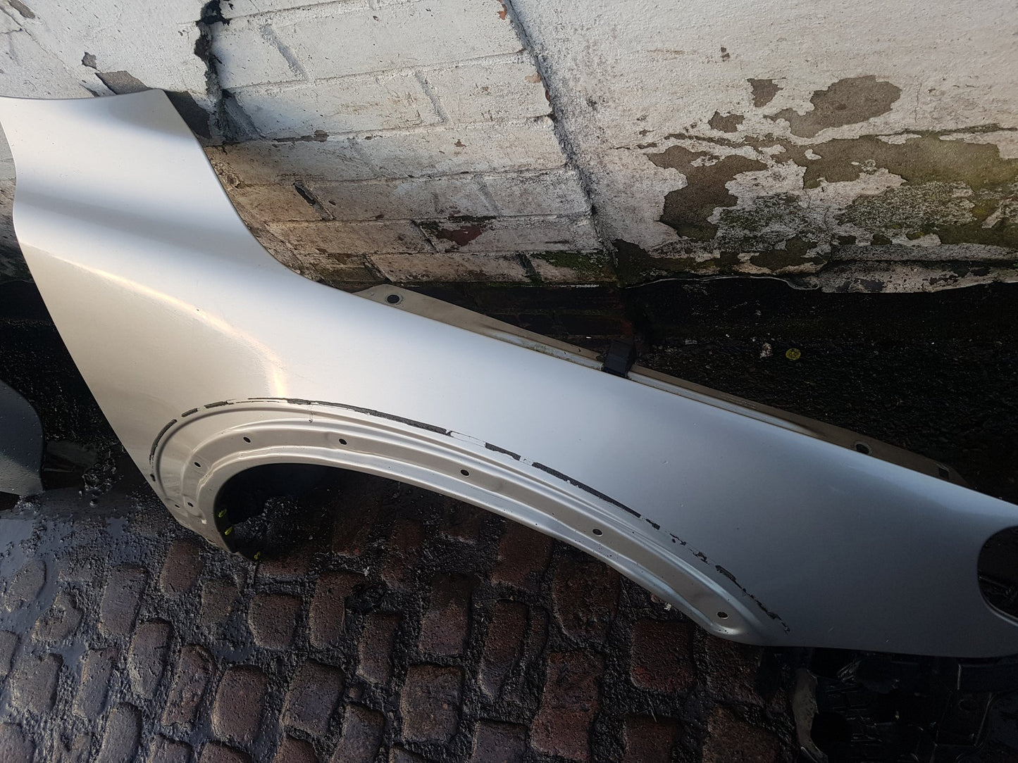 2008 - 2016 Volvo XC70 III 136 Estate Right Front Guard 31294003