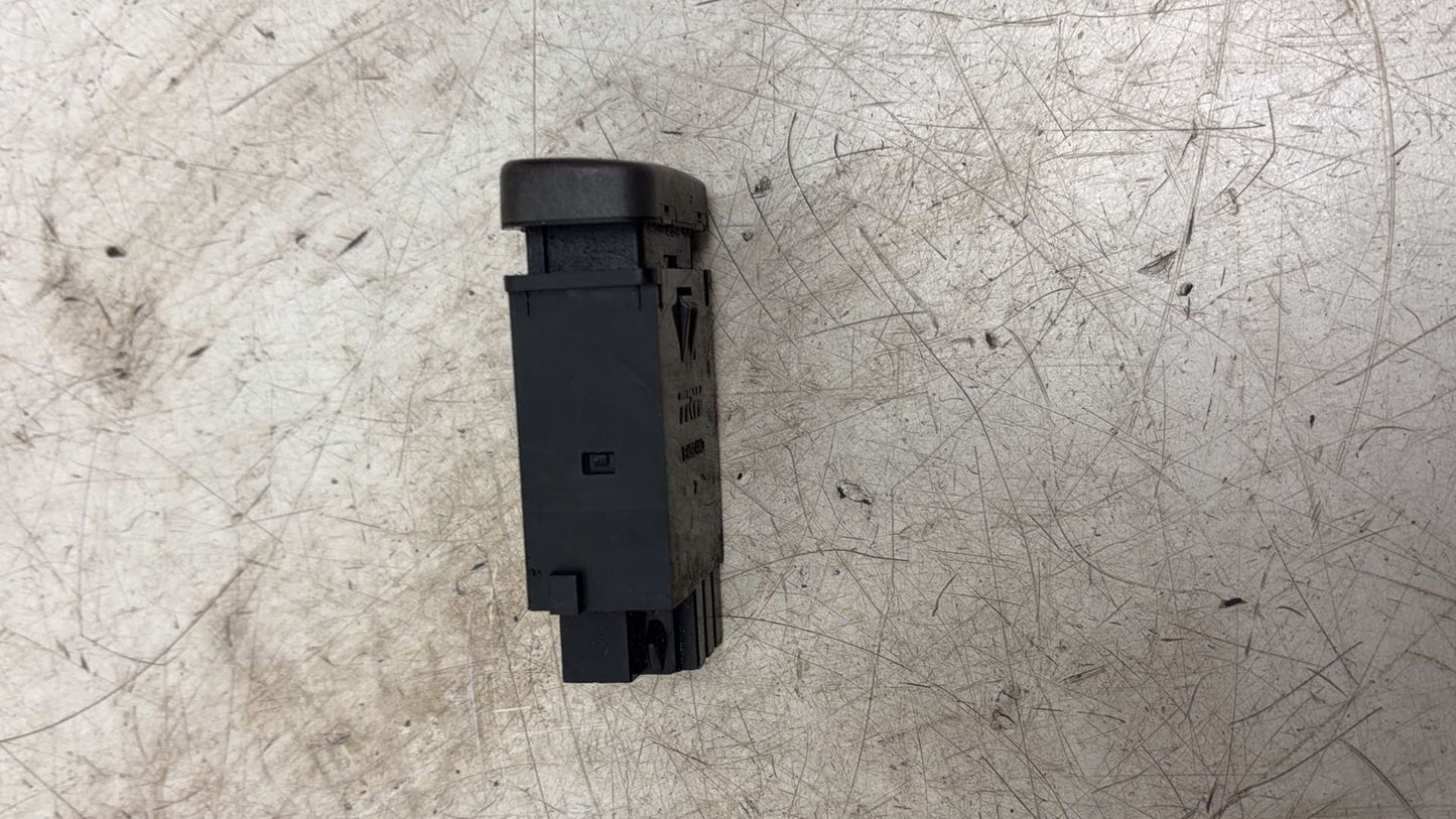 2012 - 2015 Volvo V40  Hatchback ALARM SENSOR RELAY 30889360