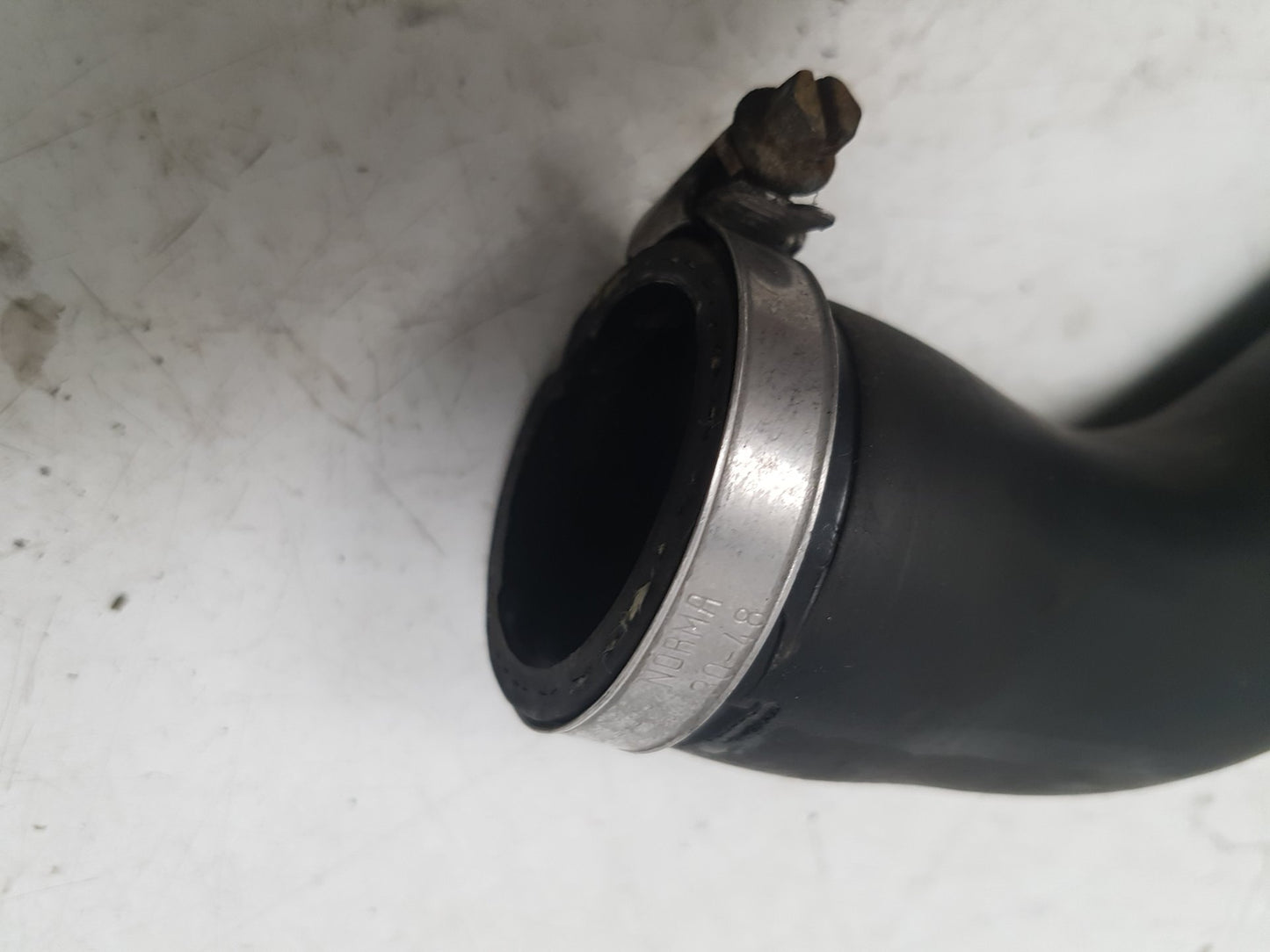 2005 - 2008 Volvo V70  Estate RADIATOR HOSE 30723970