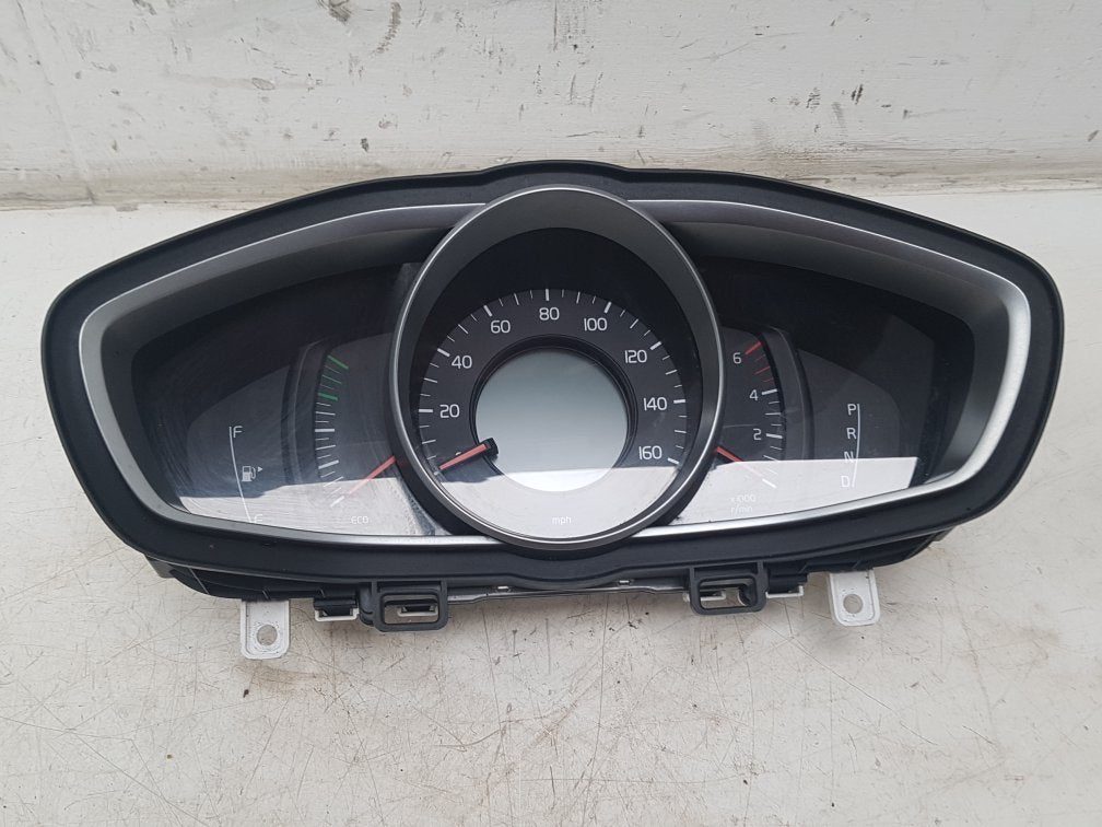 2012 - 2016 Volvo V40 Cross Country  Hatchback Instrument Cluster 31412876