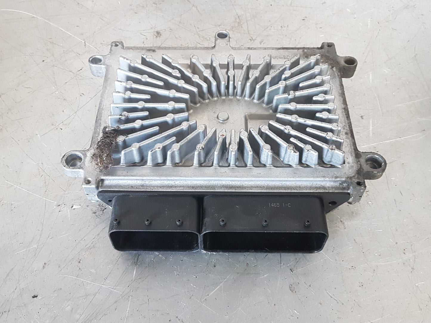 2006 - 2008 Volvo C70  Convertible Engine ECU 30743102
