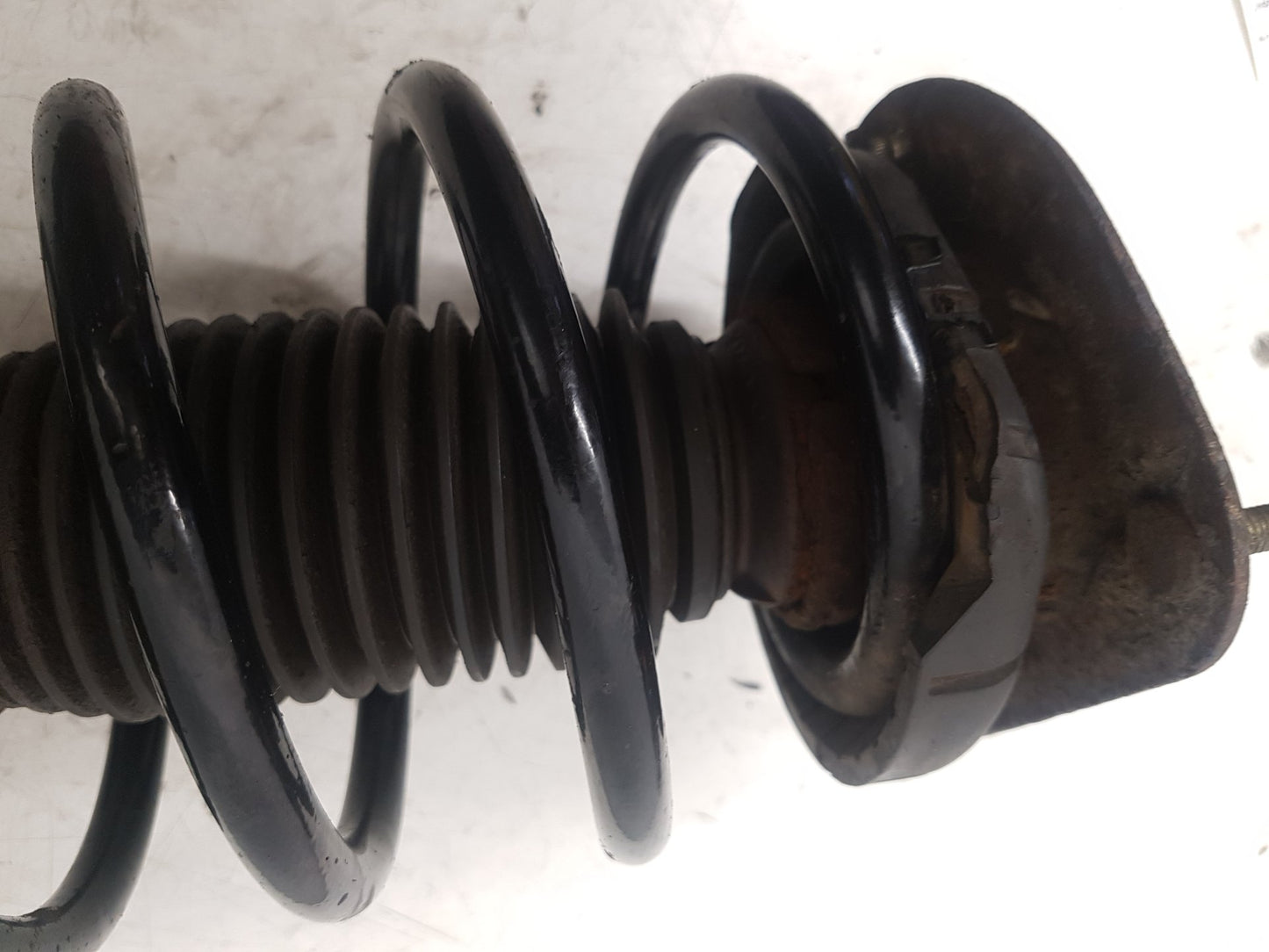 2000 - 2007 Volvo XC70  Estate Left Front Shock Absorber