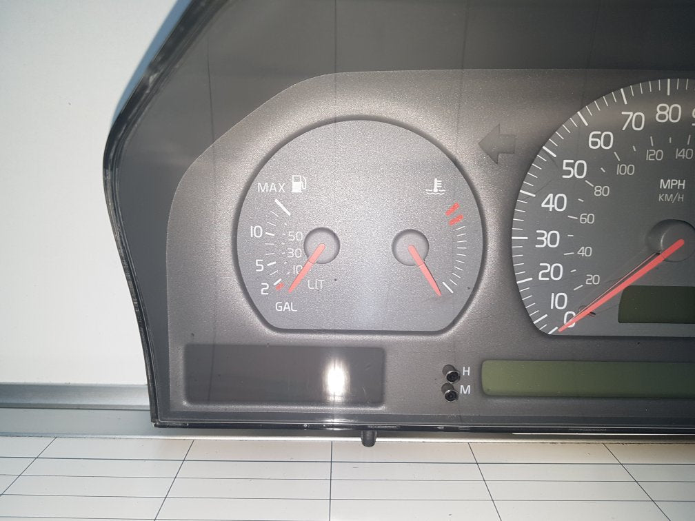 1998 - 2005 Volvo C70   Instrument Cluster 9451580