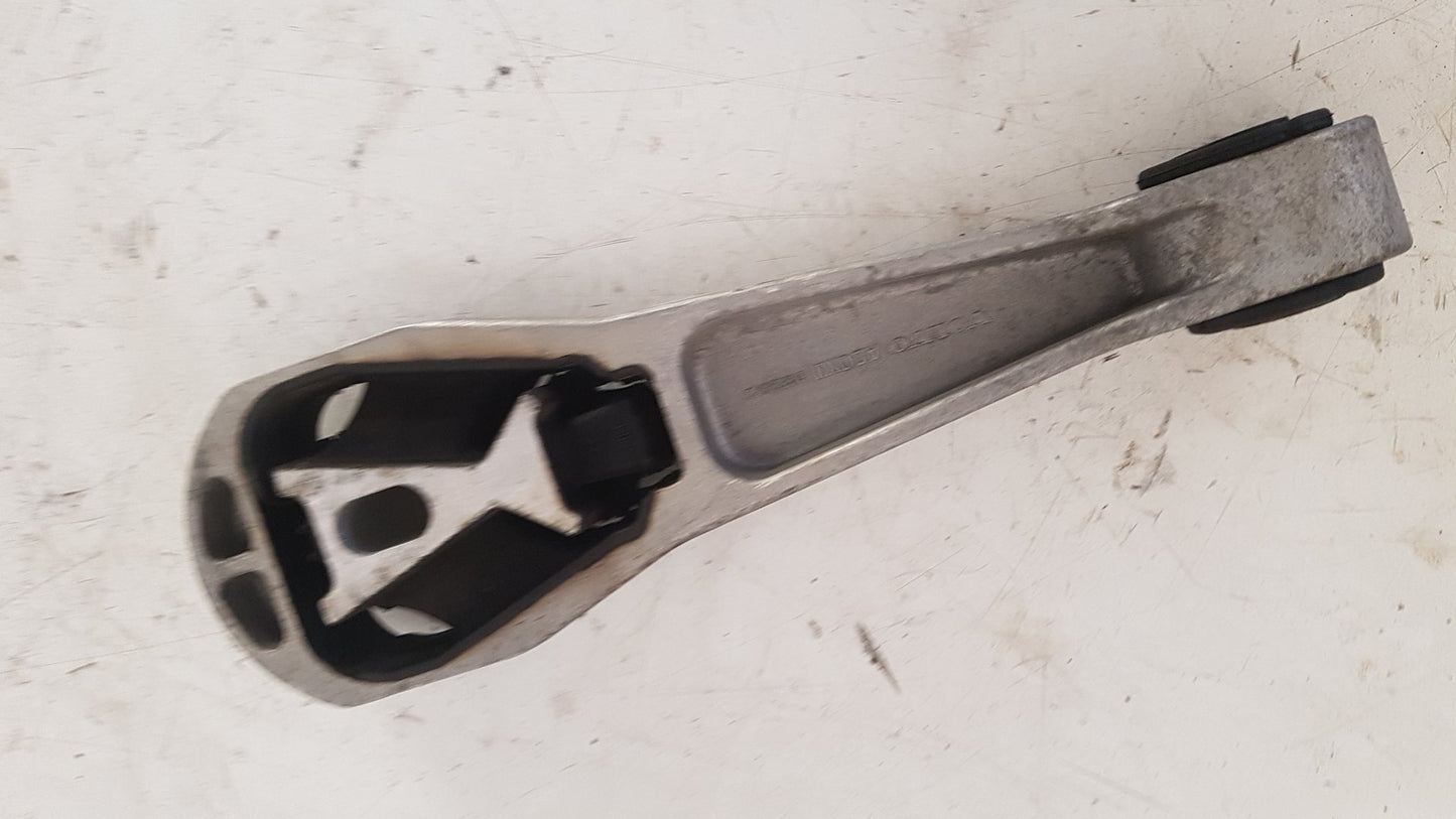 2015 - 2019 Volvo V40 Cross Country  Hatchback Engine Mount 31359642