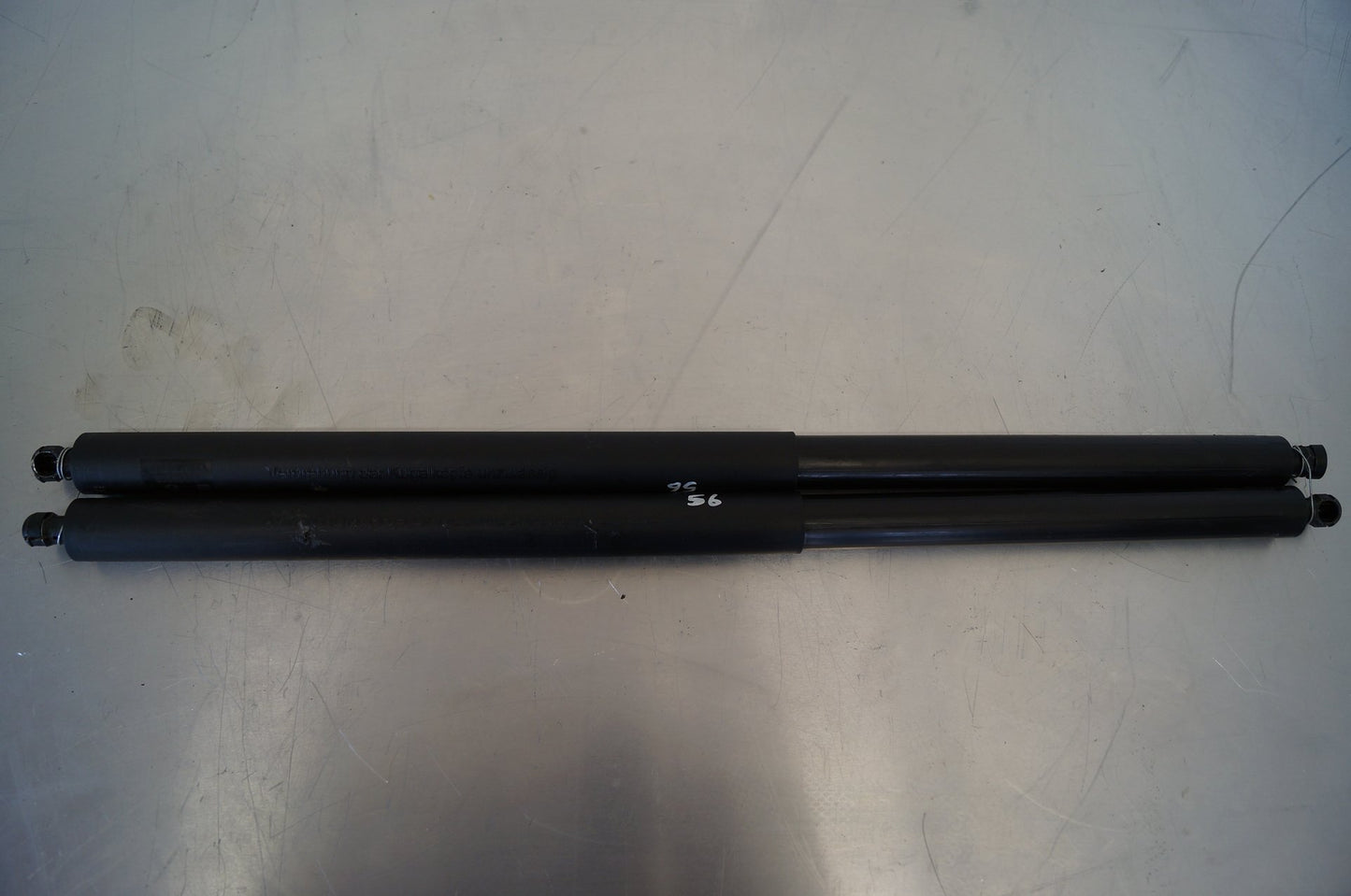2004 - 2012 Volvo C70   Bootlid Gas Struts 306334412