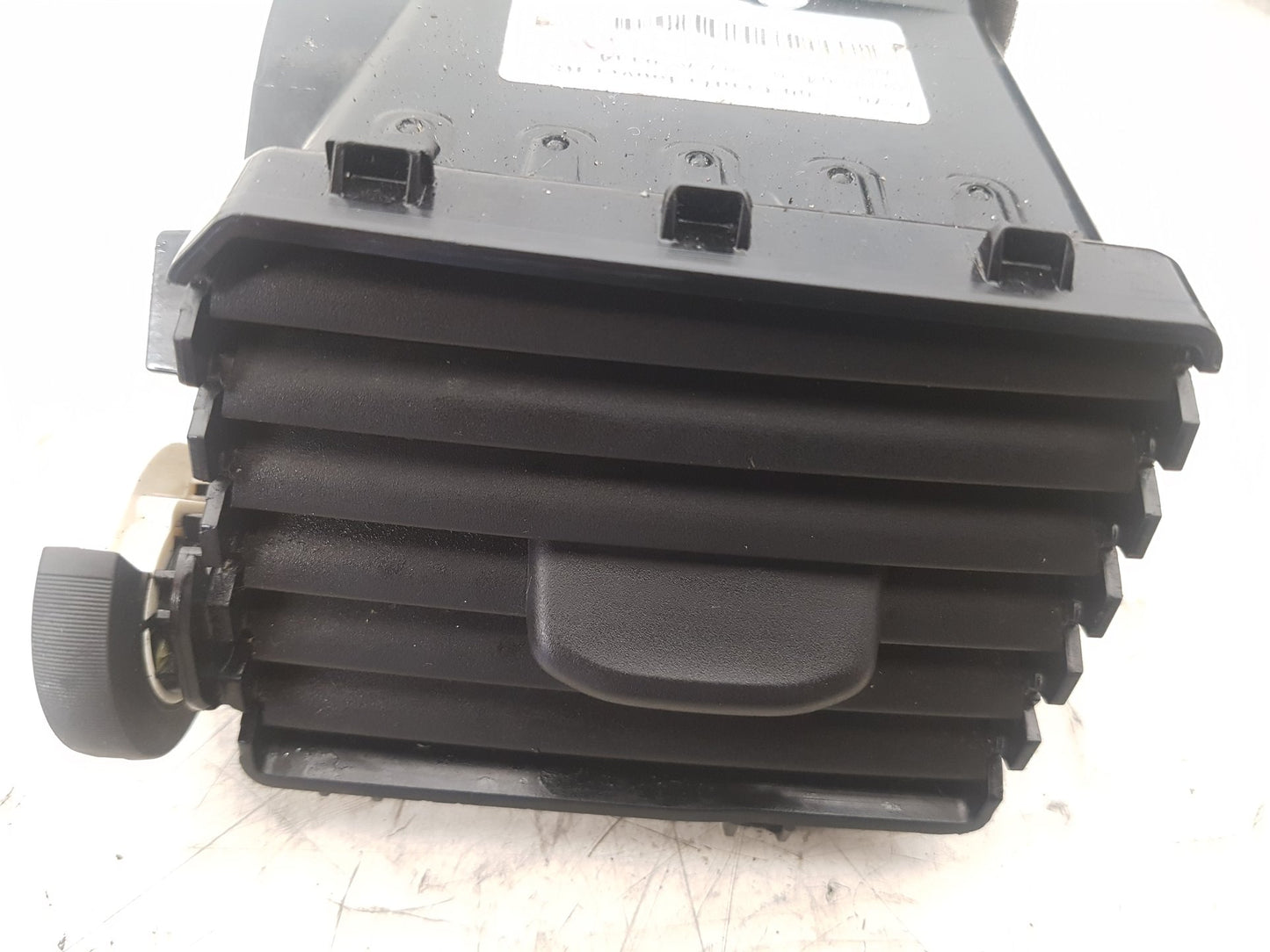 2012 - 2015 Volvo V40  Hatchback AIR VENT (CENTRE FRONT) 30780845