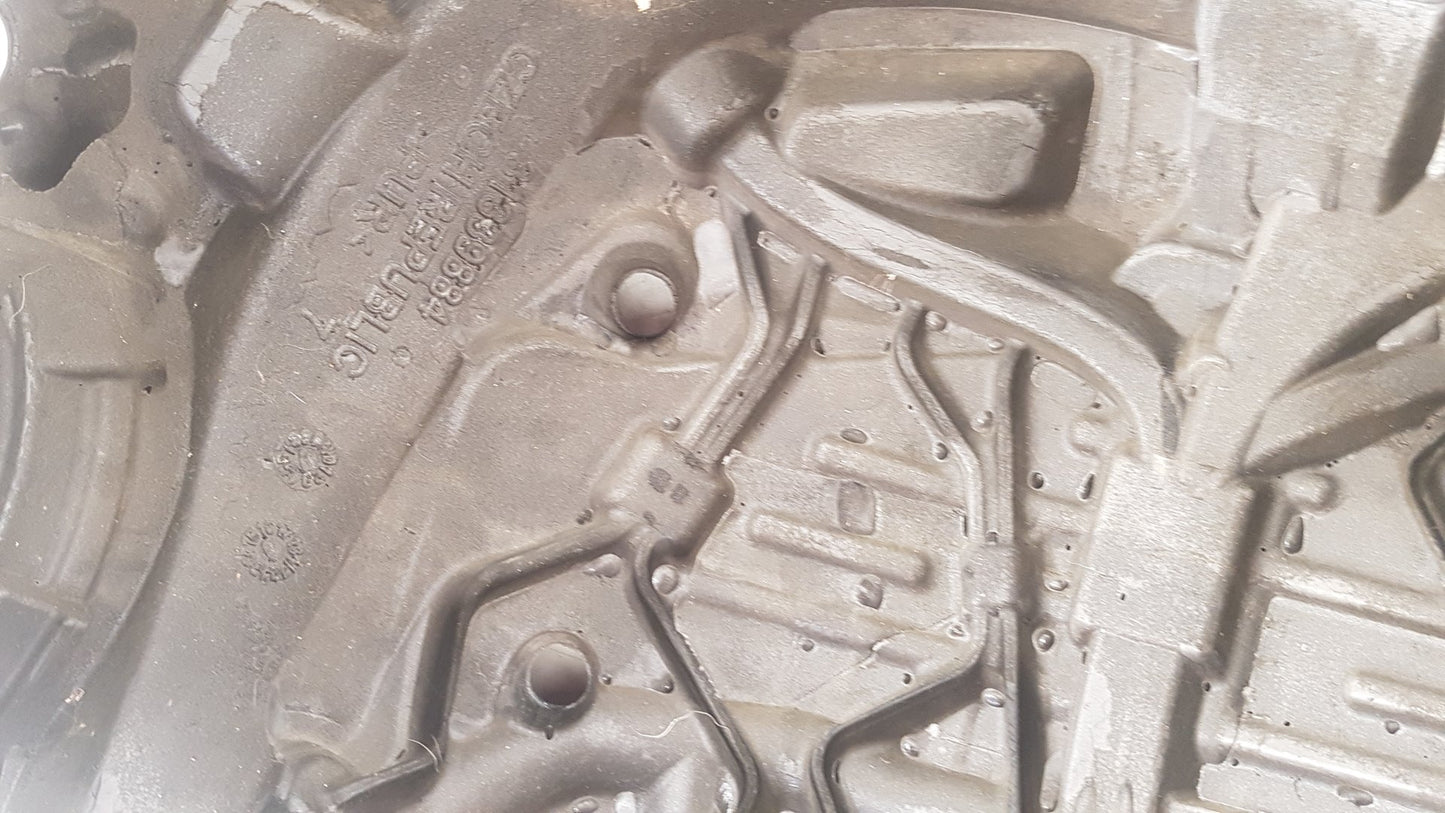 2012 Volvo V60   Engine Cover 31339884