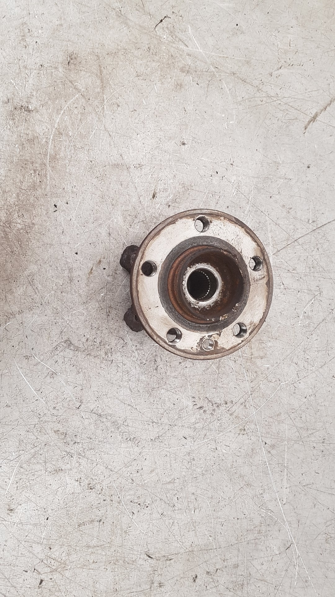 2009 - 2012 Volvo XC60  Estate Left Rear Hub Assembly 31360026