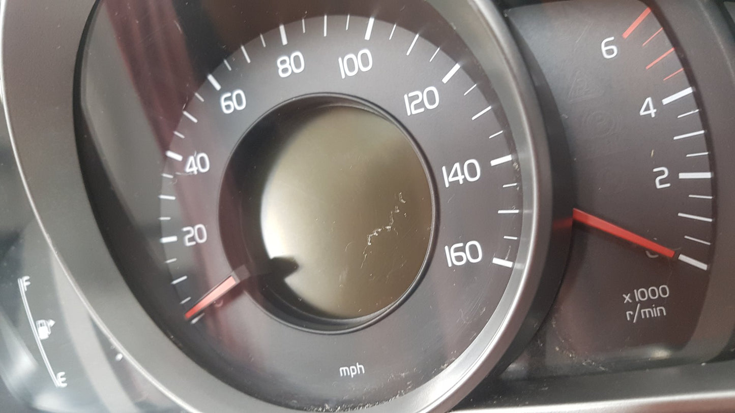 2013 Volvo V40  Hatchback Instrument Cluster 31314484