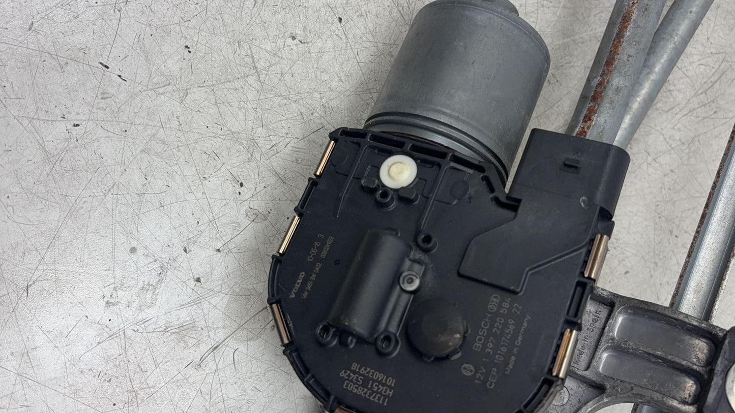 2010 Volvo XC70  Estate Front Wiper Motor 0390241623
