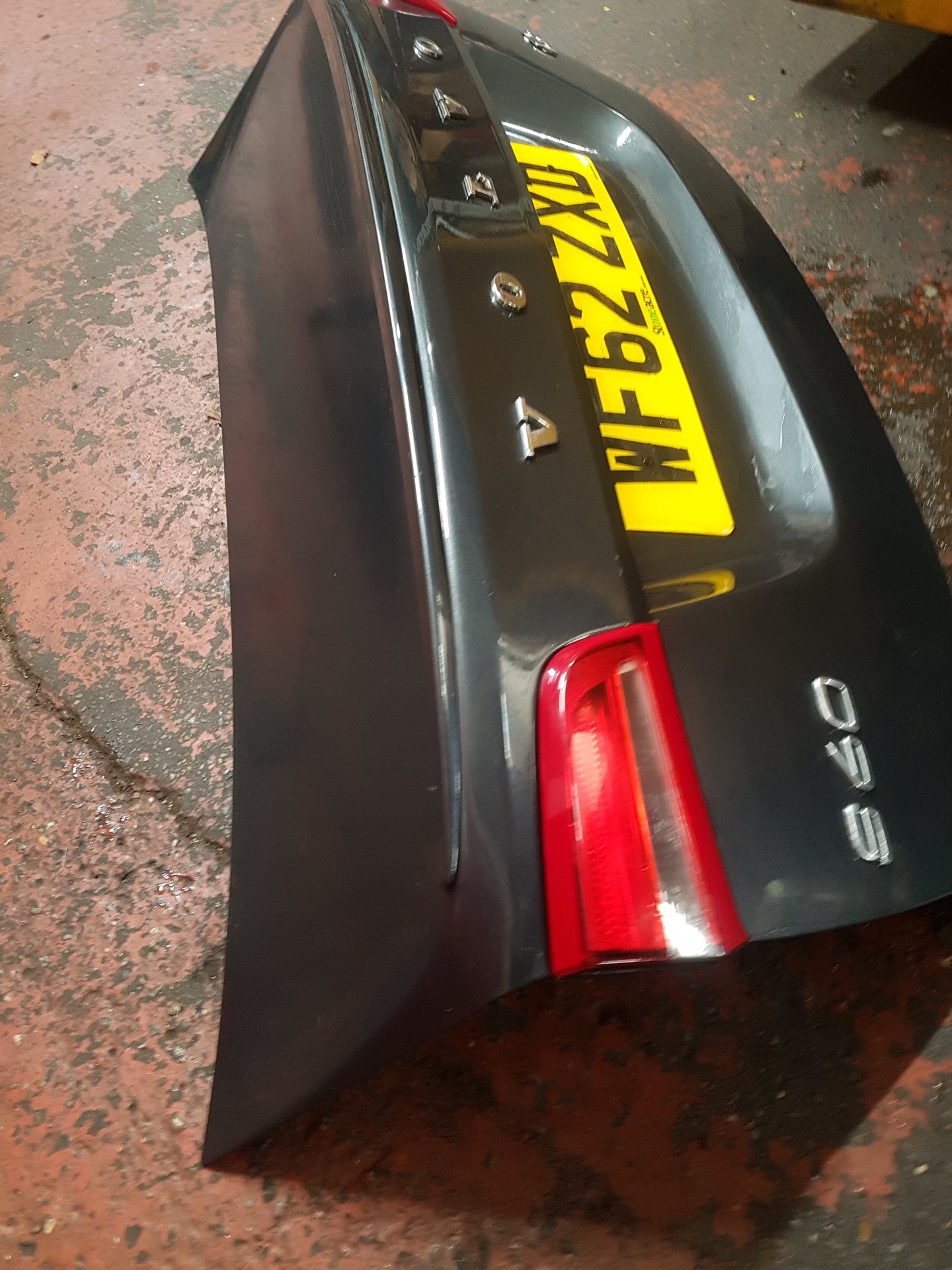 2010 - 2013 Volvo S60 II 134 Saloon Bootlid