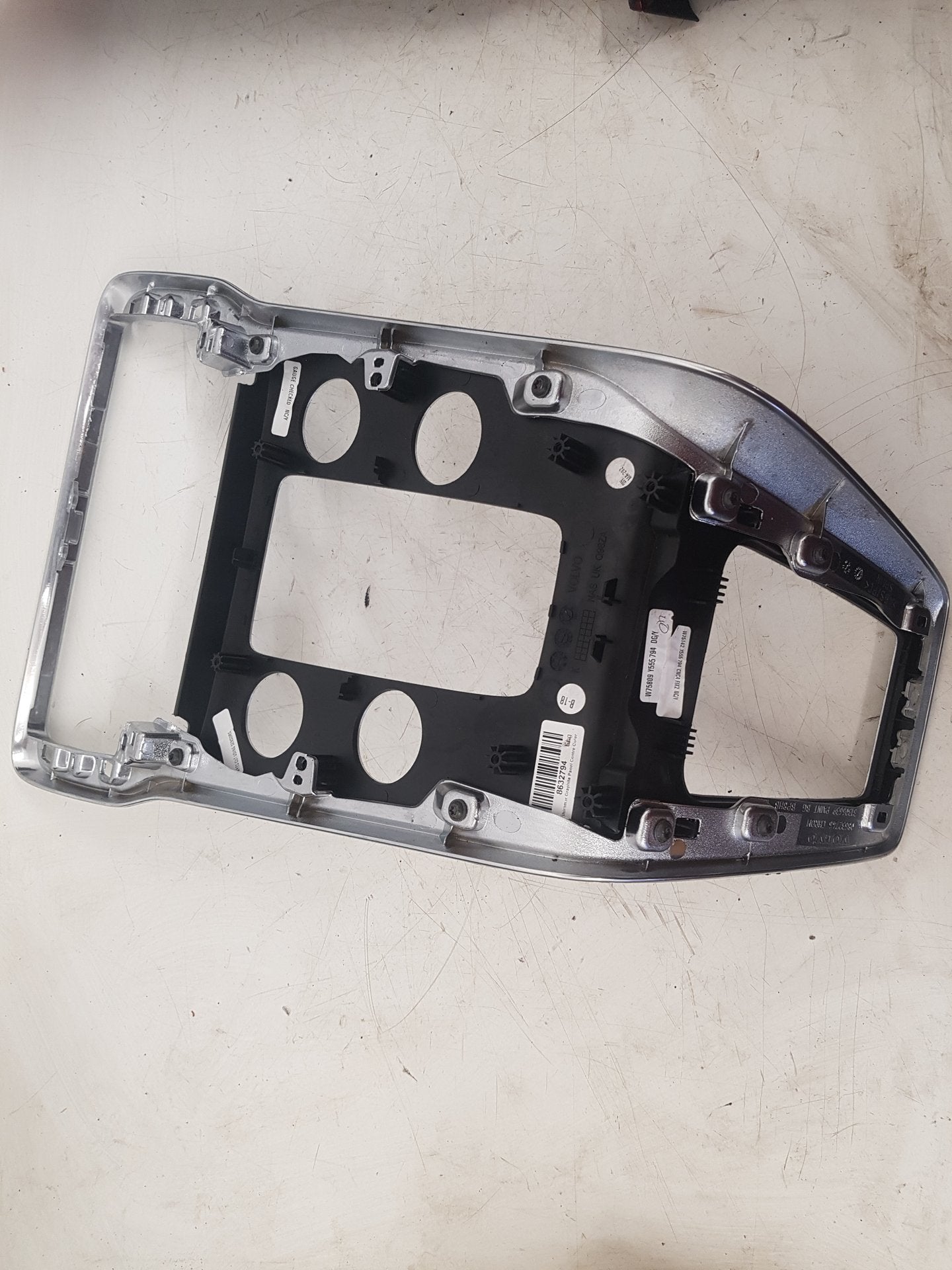 2015 - 2019 Volvo V40 Cross Country  Hatchback Centre Console 31448031