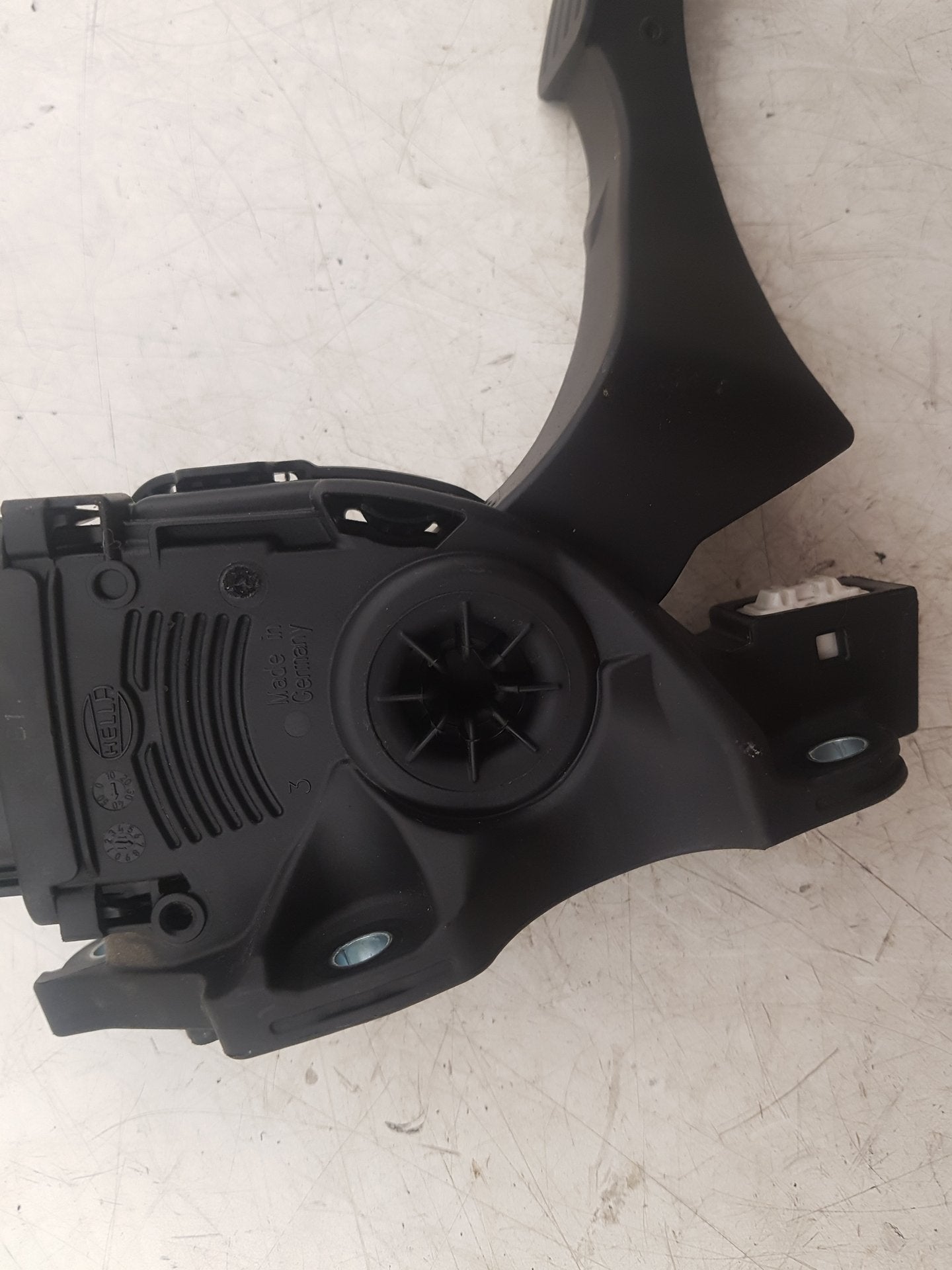 2010 - 2014 Volvo V60  Estate Accelerator Pedal 31329060