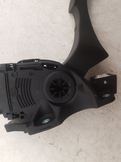 2010 - 2014 Volvo V60  Estate Accelerator Pedal 31329060