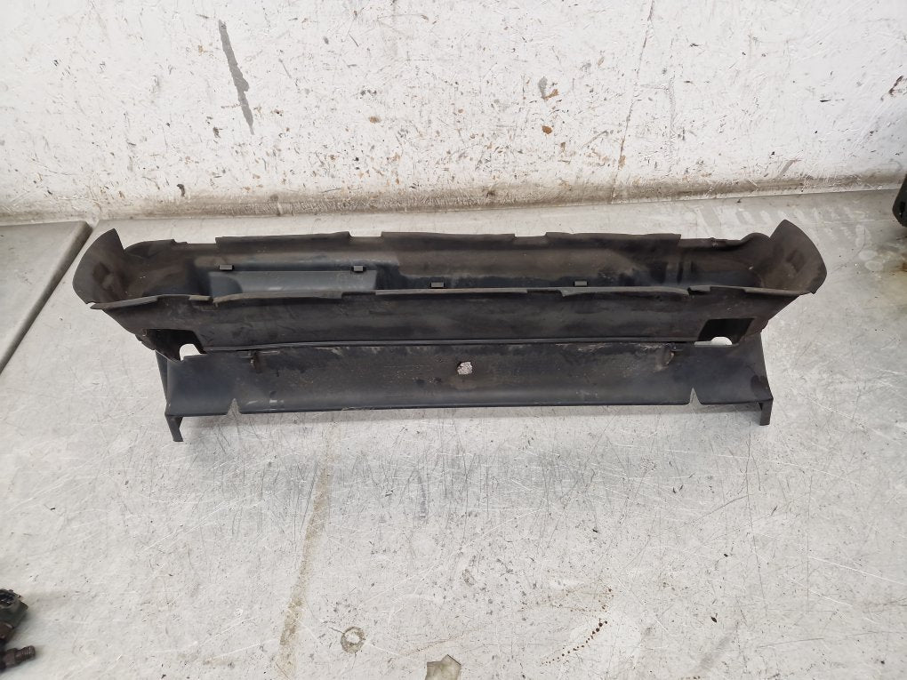 2010 - 2012 Volvo C30  Hatchback AIR GUIDE (BAFFLES) FRONT 7M519E635EC