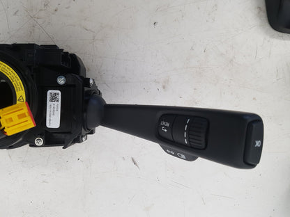 2015 - 2019 Volvo V40 Cross Country  Hatchback STEERING WHEEL MULTI FUNCTION SWITCH 31456042
