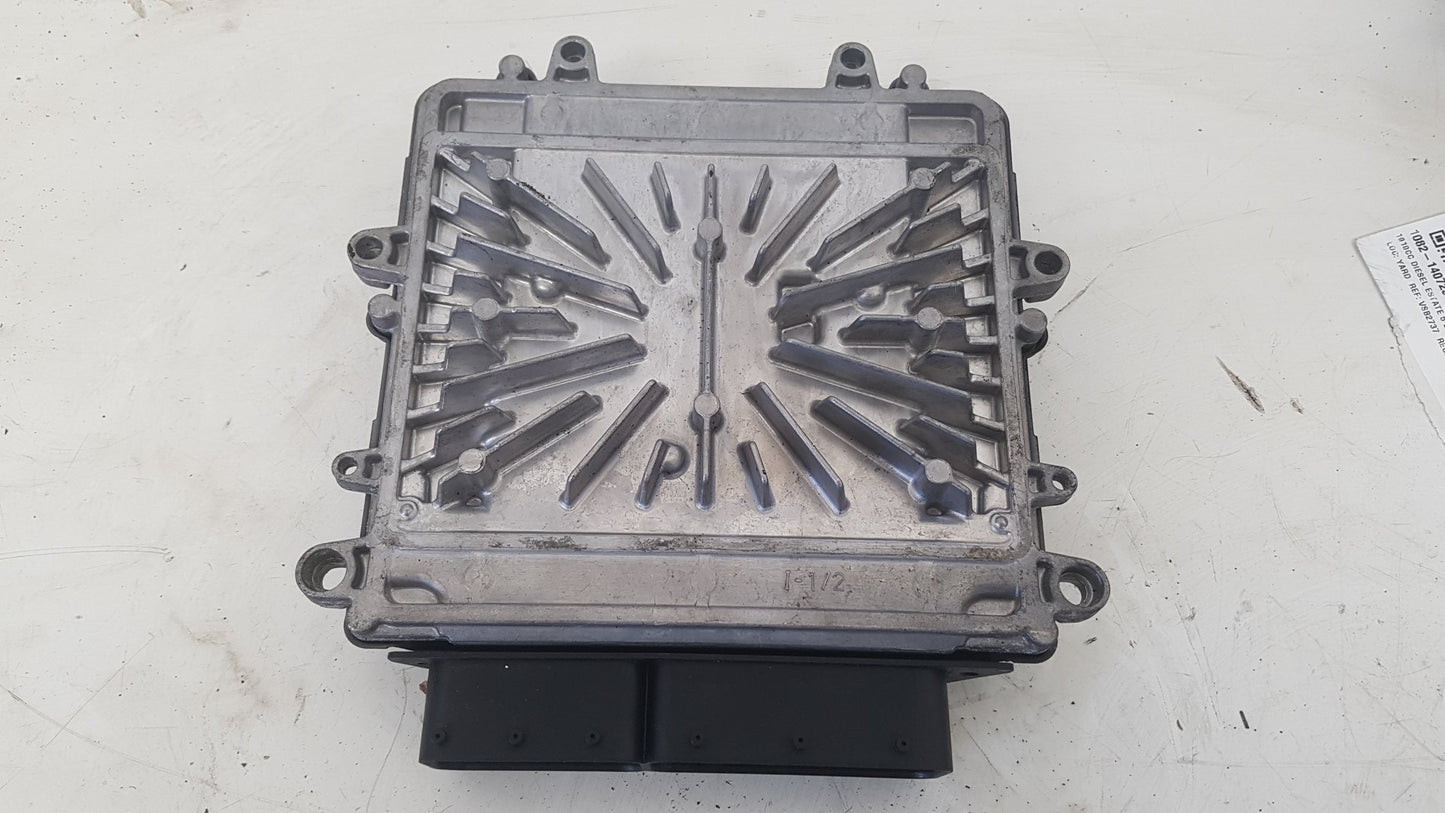 2000 - 2007 Volvo XC70  Estate Engine ECU 30729826A