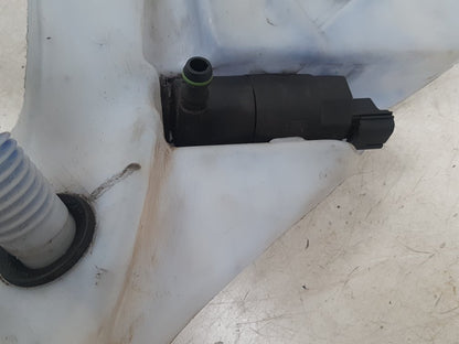 2006 - 2012 Volvo C70  Convertible WASHER BOTTLE & MOTOR 4N51-13K163