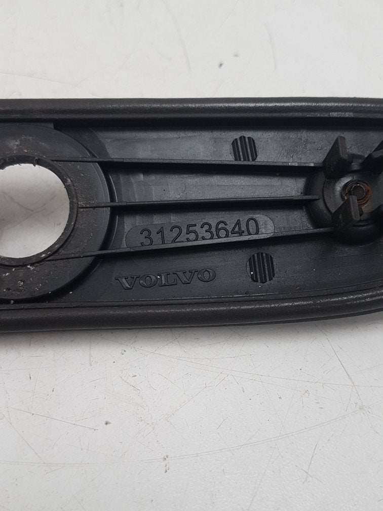 2010 - 2014 Volvo S60 II 134 Saloon TAILGATE/ BOOT HANDLE WITH LIGHTS 31253640