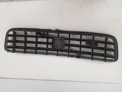 2003 - 2014 Volvo XC90   FRONT GRILL 30678980