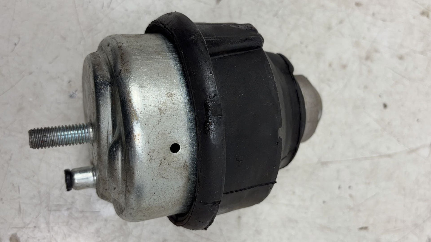 2011 - 2014 Volvo XC90  Estate ENGINE MOUNT (FRONT) 30680751