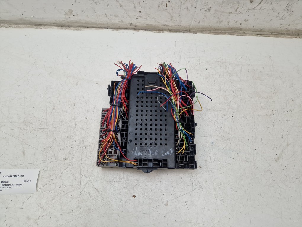 2005 - 2011 Volvo XC90   Interior Fuse Box 30679527