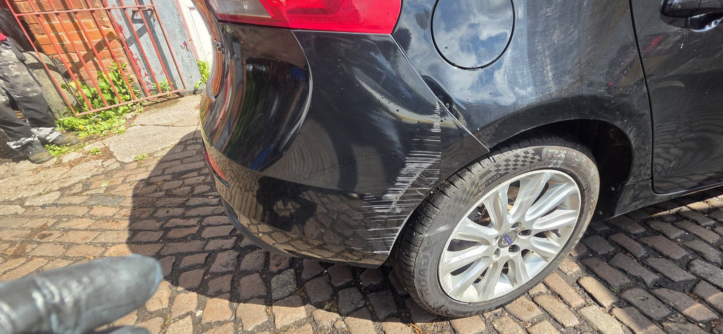 2013 Volvo V40  Hatchback Rear Bumper 39820444