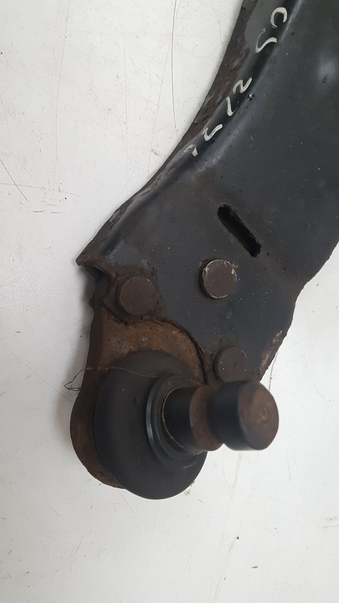 2010 - 2014 Volvo XC60  Estate Right Front Lower Control Arm 31317666