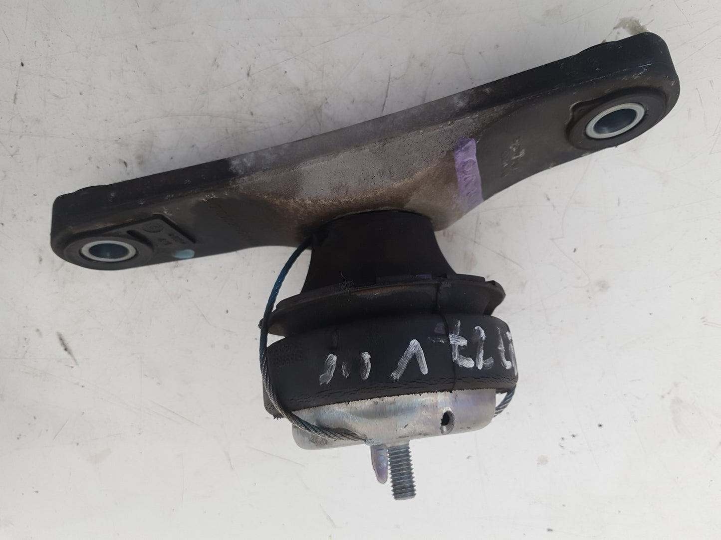 2015 - 2019 Volvo V40 Cross Country  Hatchback Left Engine Mount 326E06C
