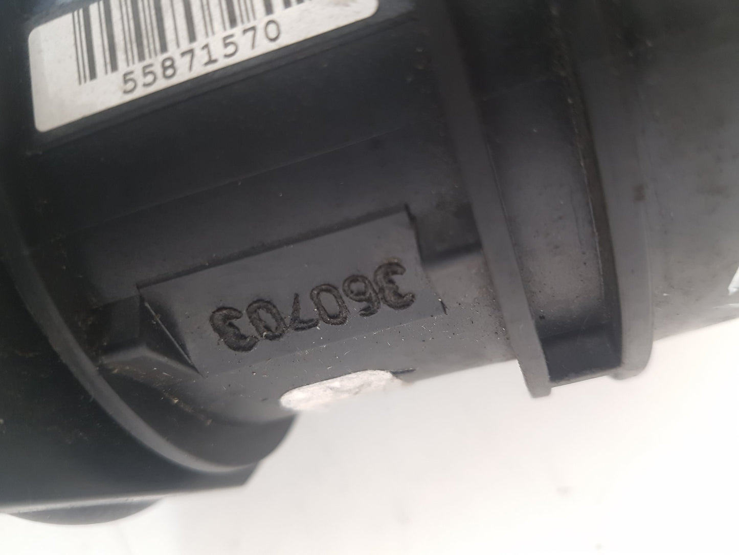 2000 - 2004 Volvo V40  Estate Air Flow Meter 360703