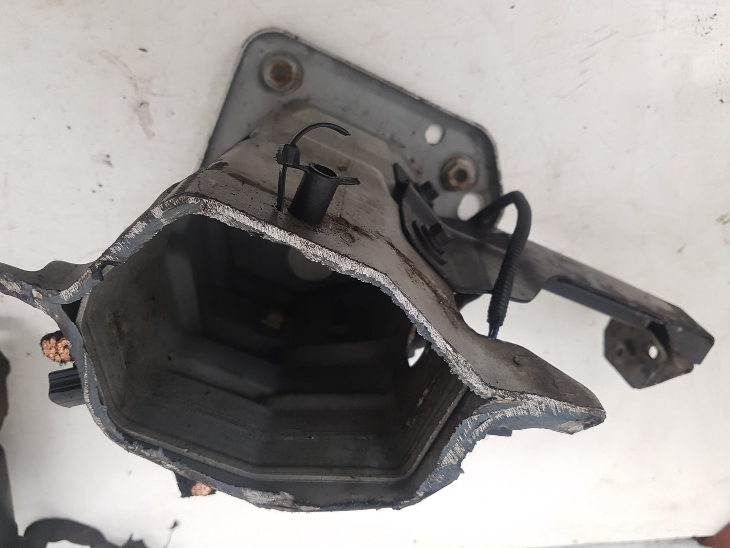 2008 - 2013 Volvo XC60 I 156 Estate PASSENGER SIDE CHASSIS CUT