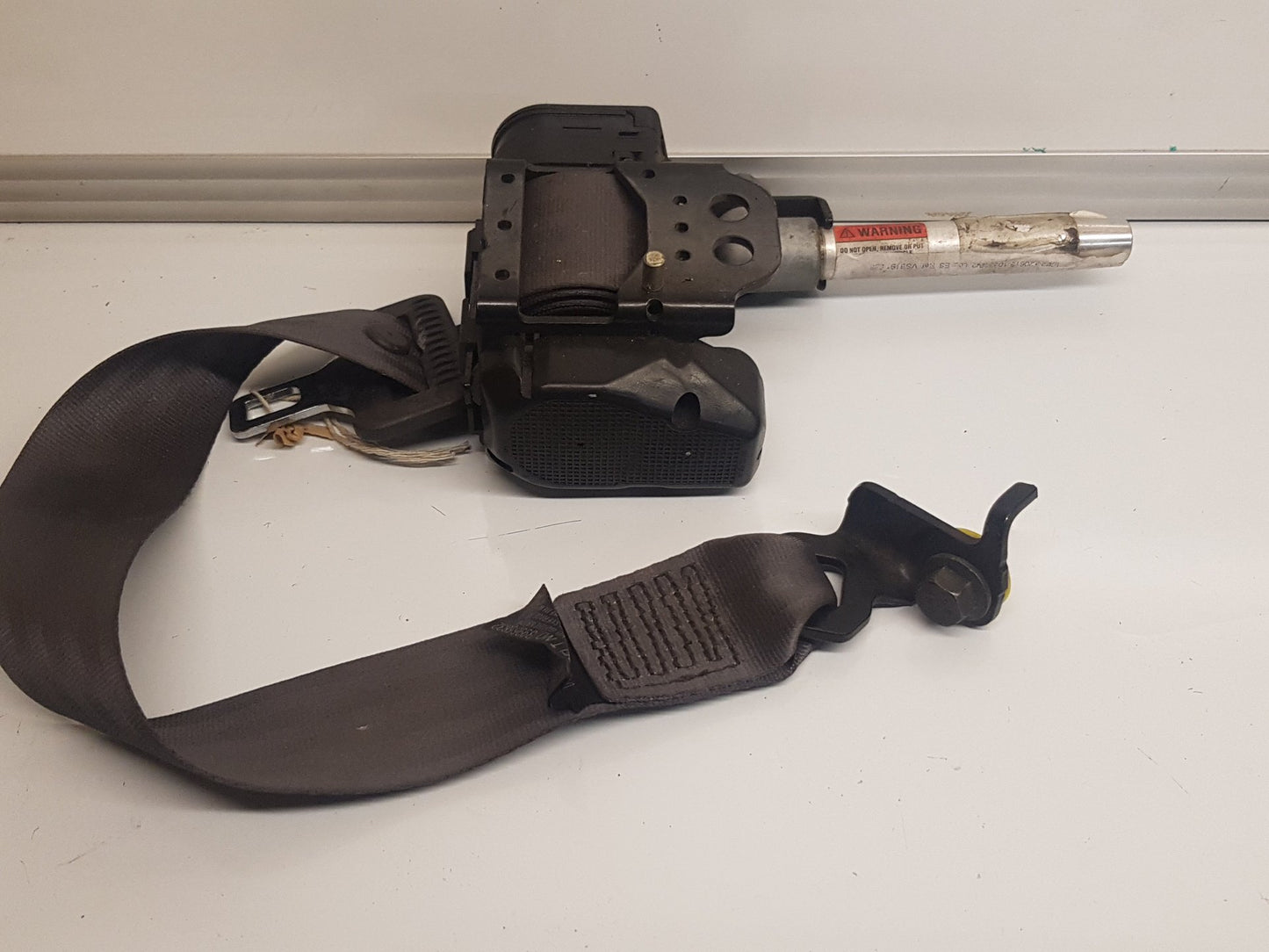 1998 - 2002 Volvo S80   Right Rear Seat belt 39965832