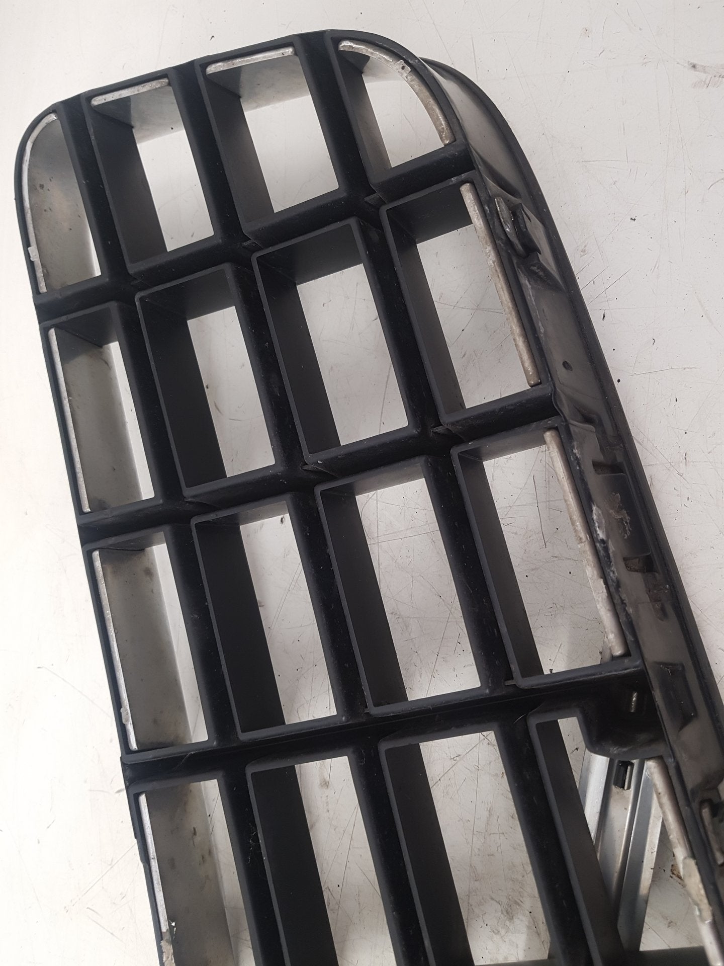 2002 - 2006 Volvo XC90  Estate FRONT GRILL 8620641