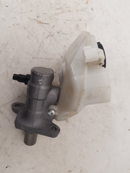 2008 - 2016 Volvo XC70 III 136 Estate BRAKE FLUID RESERVOIR AND MASTER CYLINDER 36002450