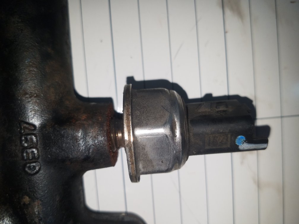 2007 - 2015 Volvo V70  Estate Injection Rail 9681649580