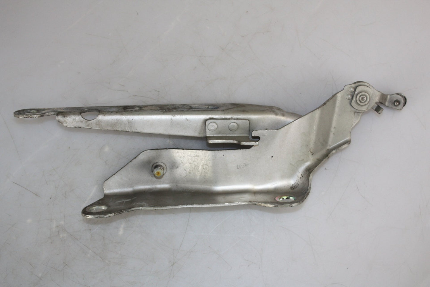 2003 - 2015 Volvo XC90   Left Bonnet Hinge